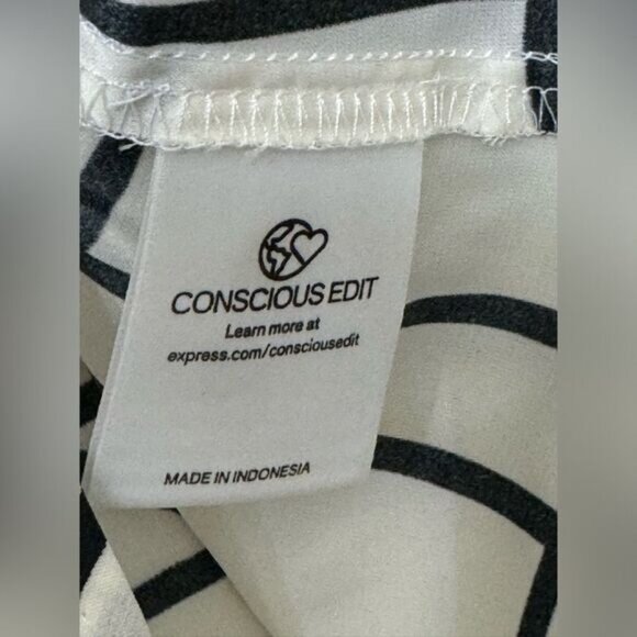 NWT Express Boyfriend Portofino Button Down Off White Black Sheet Shirt Sz XS - Picture 9 of 9